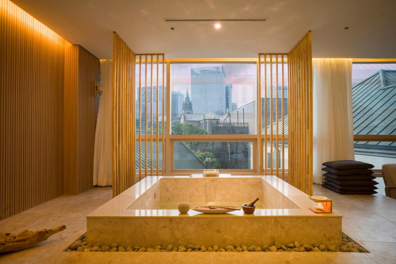 Uh Suite The Myeongdong Seoul Exterior photo