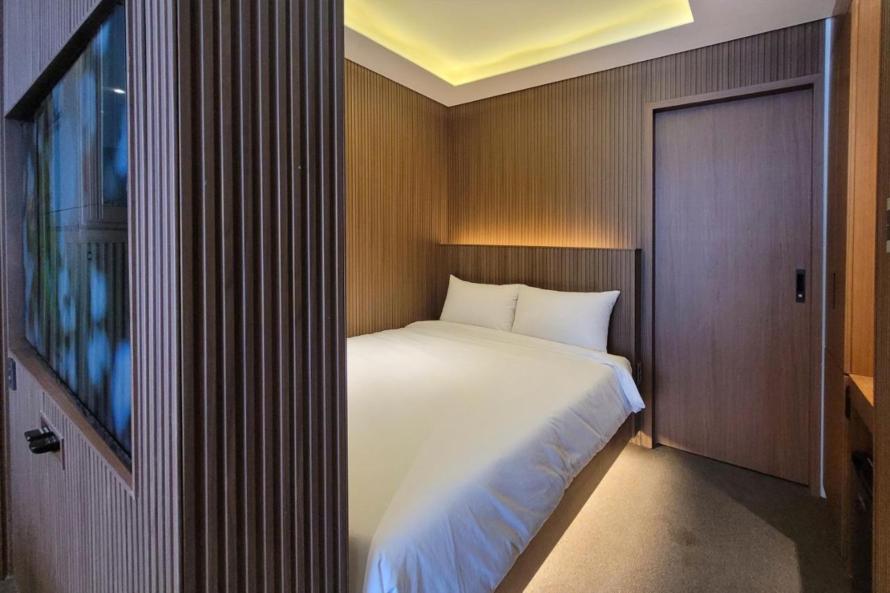 Uh Suite The Myeongdong Seoul Exterior photo