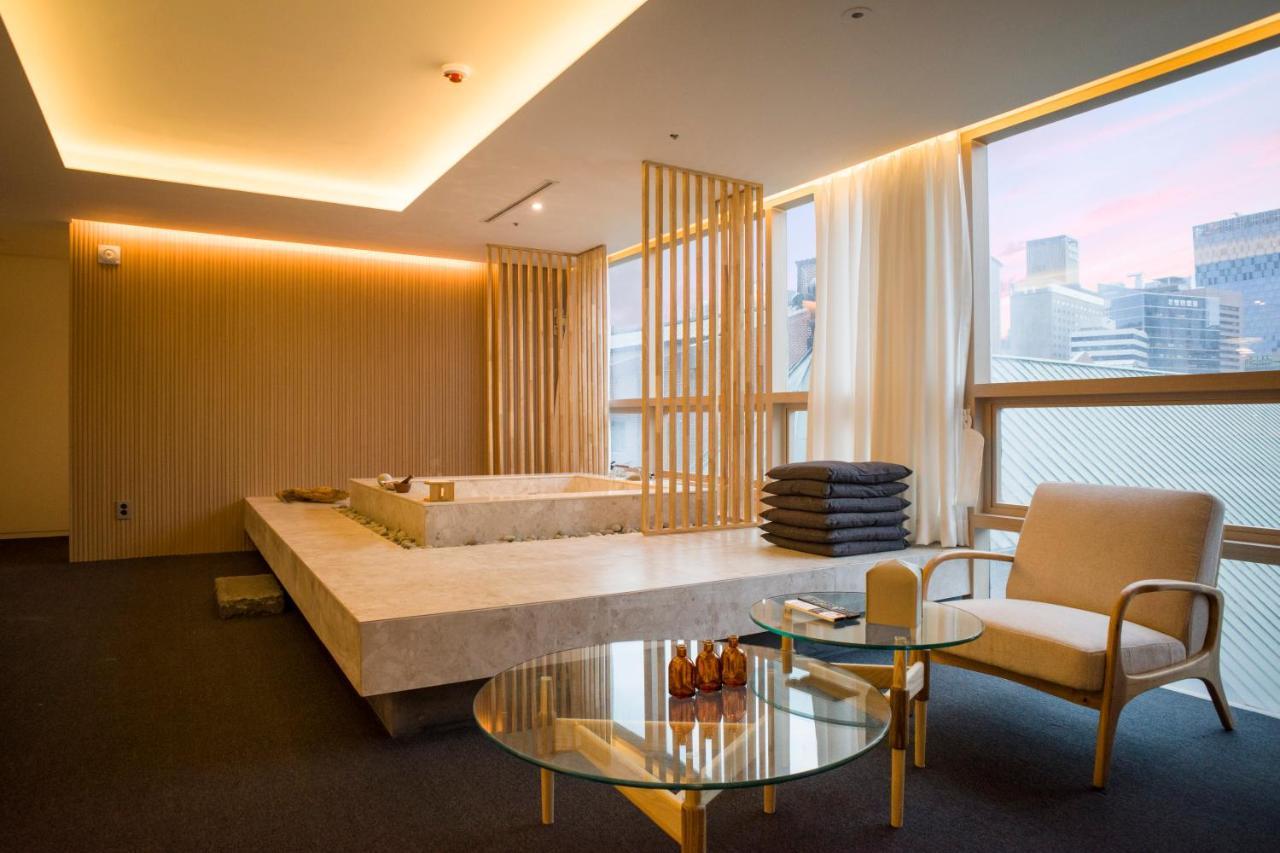 Uh Suite The Myeongdong Seoul Exterior photo