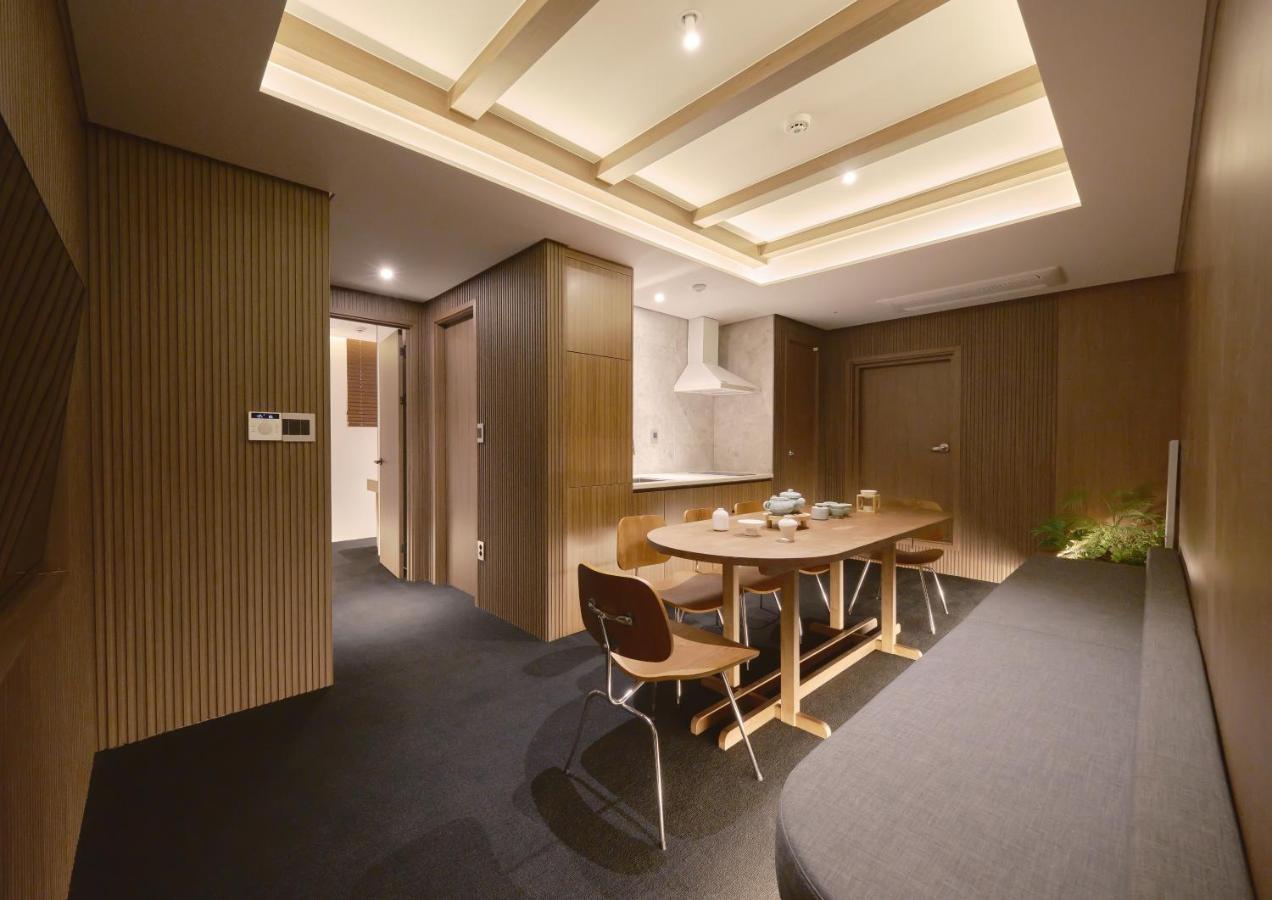 Uh Suite The Myeongdong Seoul Exterior photo