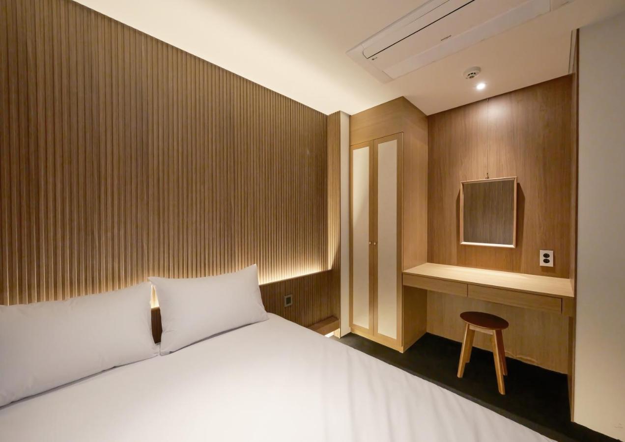 Uh Suite The Myeongdong Seoul Exterior photo